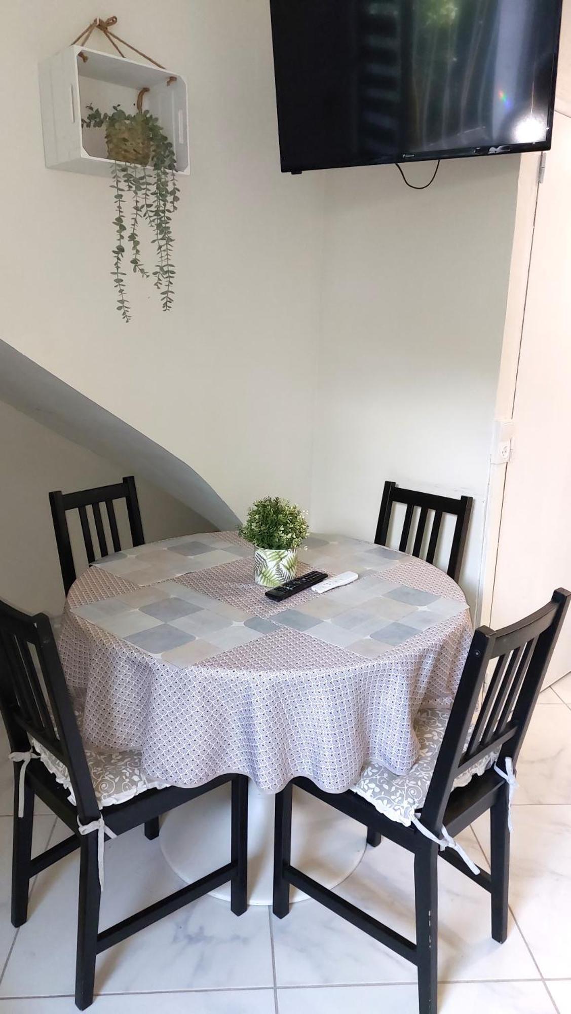 Ferienwohnung A 10Mn Des Arenes F2 Au Calme Avec Garage Gratuit Nîmes Exterior foto